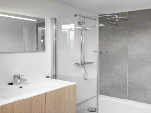 Lodge near Brouwersdam  North Sea Beach Vacation rental in Scharendijke