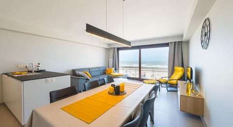 Apartment with 3 bedrooms and sea view Apartment in Middelkerke