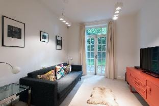 Apartment 2 - The Grove Apartment in Durham