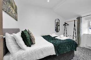 Newly refurbished 2 Bed House in a Town Centre Vacation rental in Bideford