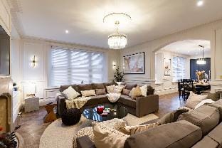 Calming Crescent - Luxury 4 Bed Apt Parking/WiFi Apartment in High Peak District