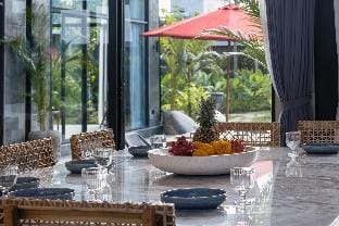 Beachfront Luxury 3 BD Villa by Joshua District  Villa in Kediri