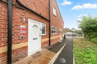 Home Near Leeds City Center LS9 Free Parking Vacation rental in Leeds