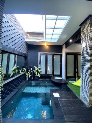 MOOYUDs VILLA Kerobokan Seminyak Villa in North Kuta