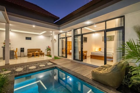 The Lavana Bliss One Villa Nyanyi Beach Villa in Kediri