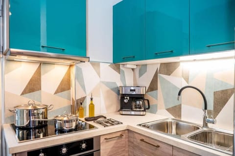 Urban Bloom Oasis - Mini Zen Maison Apartment in Messenia