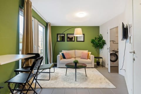 Cozy Apt Near Central & Parking Apartment in Antwerp