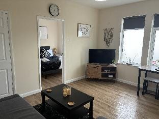 Central Apartment in Swindon