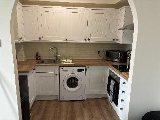 Central Apartment in Swindon