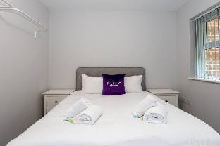 Lovely one-bedroom serviced apartment in Eccles Apartment in Stretford