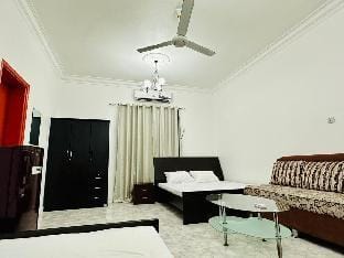 Superb room Wifi+many amenities Vacation rental in Al Sharjah
