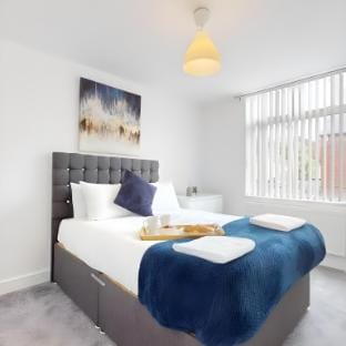 Modern & Cozy 4-Bedroom Getaway Vacation rental in Sheffield