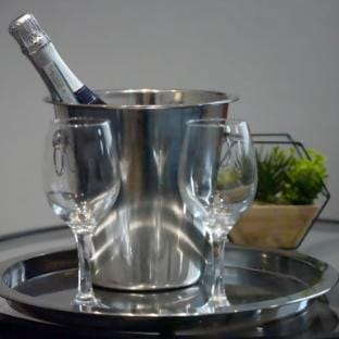 Modern & Cozy 4-Bedroom Getaway Vacation rental in Sheffield