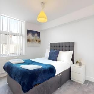 Modern & Cozy 4-Bedroom Getaway Vacation rental in Sheffield