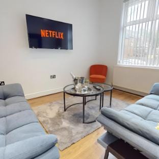 Modern & Cozy 4-Bedroom Getaway Vacation rental in Sheffield