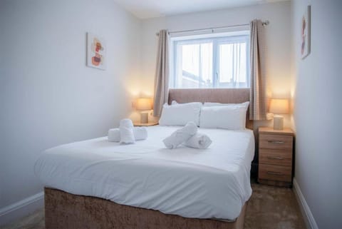 Fleet Street - 2 Bedroom Holiday Home - Swansea Vacation rental in Swansea