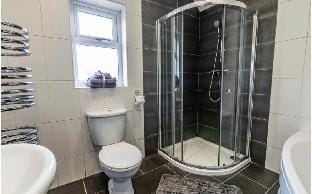 Three Bed Charming House, Parking Garden Long Stay Villa in Mansfield