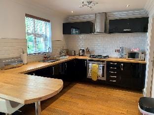 Cosy 3 bedroom home with parking in Middlesbrough Vacation rental in Middlesbrough