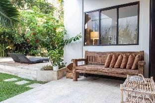 2BR DELUXE STUDIO+private pool in 75 from surfspot Apartment in West Selemadeg