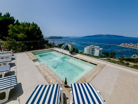 Sunset Shoreline Saranda - Sea View - Free Private Parking - Pool Hotel in Sarandë