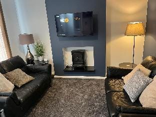 Modernised 4bed stay-away-home in Runcorn sleeps 7 Apartment in Widnes