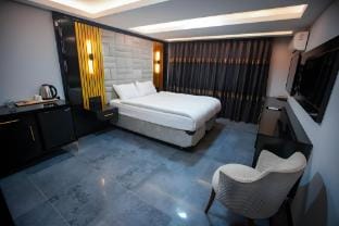 KY CONTİNENTAL HOTEL Apartment in Izmir