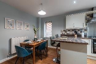 Prime location 3 bed House Vacation rental in Newport