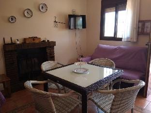 Casa La Revuelta: BBQ y vistas naturaleza, piscina Villa in Sierra de las Nieves