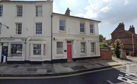 Central Aylesbury Studio 6 with Free Parking Vacation rental in Aylesbury