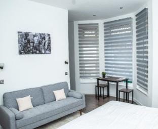 Central Aylesbury Studio 1 with Free Parking Vacation rental in Aylesbury