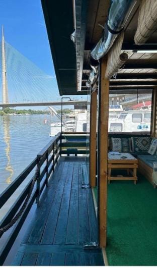 Unique Floating house Vacation rental in Belgrade