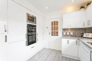 Lovely 3 Bedroom House Vacation rental in Aberdeen