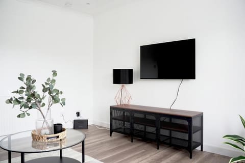 Sunnyside Penthouse Apartment in Coatbridge