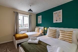 Two Bedroom, Parking Near City Hospital Long Stays Vacation rental in Nottingham