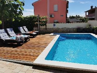 Paulonia Comfortable holiday residence Vacation rental in Peroj