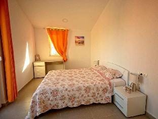 Paulonia Comfortable holiday residence Vacation rental in Peroj