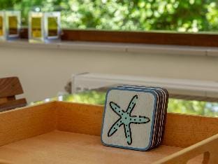 Bungalow near Dutch Beach with Garden Vacation rental in Oostkapelle