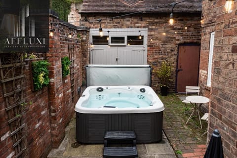 Ironbridge Riverside Hot Tub Retreat Vacation rental in Telford