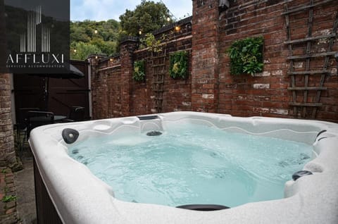 Ironbridge Riverside Hot Tub Retreat Vacation rental in Telford