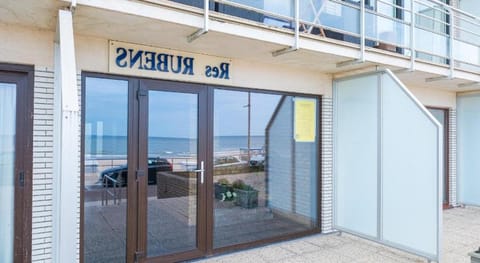 Cozy studio on the 5th floor with terrace Apartment in Middelkerke