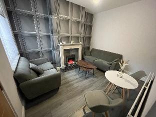 Lovely 4-bed Victorian  House Vacation rental in Stoke-on-Trent