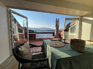 Mansarda vista lago Apartment in Arona