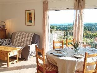 Villa des Figuiers surrounded by greenery Vacation rental in Provence-Alpes-Côte d'Azur