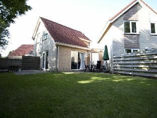 Mosselbank 97 Comfortable holiday residence Vacation rental in Ouddorp