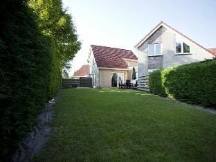 Mosselbank 97 Comfortable holiday residence Vacation rental in Ouddorp