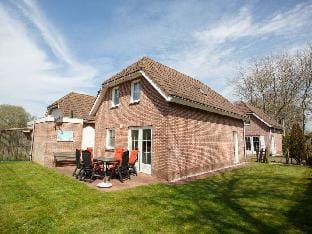 Mosselank 121 Comfortable holiday residence Vacation rental in Ouddorp