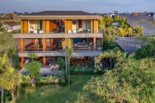 Akashi Residence | 6BR Luxe Villa Pool Slide Villa in North Kuta