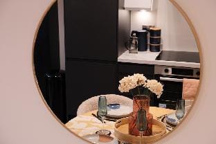 Stylish, Luxury Apt - Sleeps 4. Apartment in Southampton