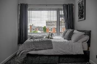 Luxury large property sleeps 12 Vacation rental in England