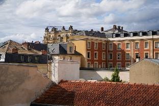GERANIMUS Le cocon de la Reine Apartment in Versailles